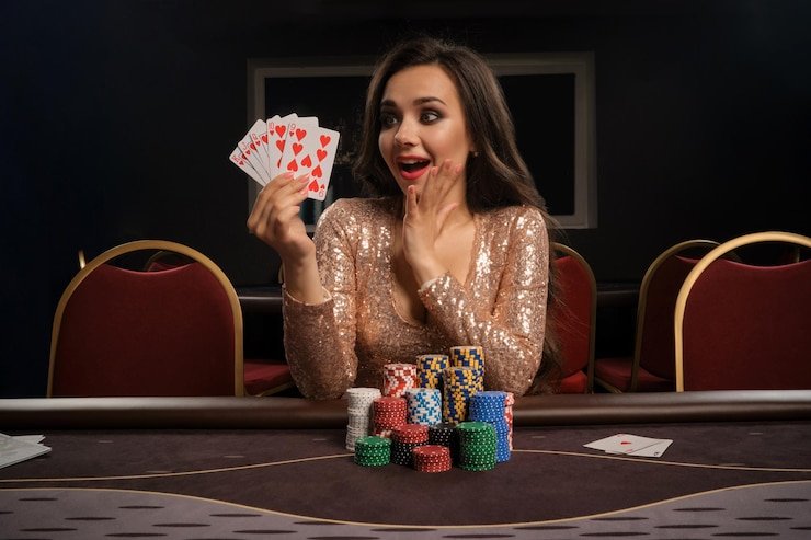 Antarmuka pengguna tunai77 menampilkan berbagai permainan, sportsbook, dan opsi pembayaran
